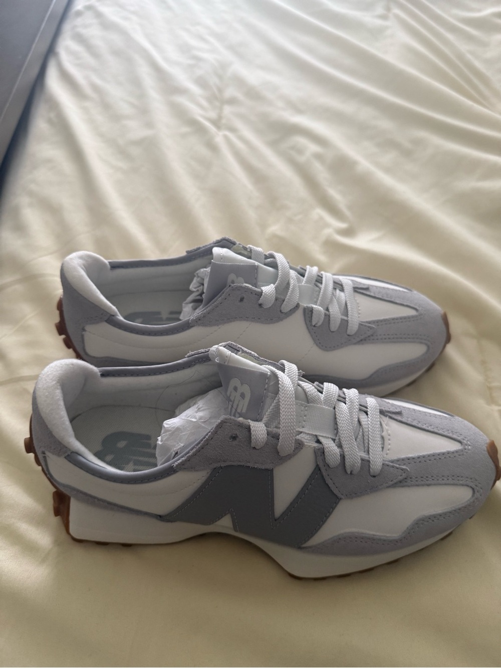 New Balance Womens 327 Grey and White Sneakers size 8 1/2
